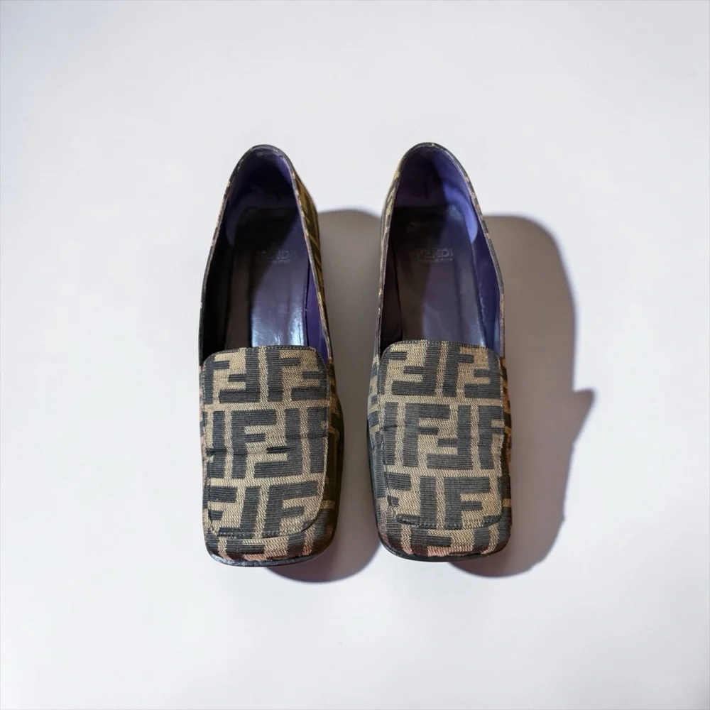 Vintage Fendi Beige Brown FF Logo Block Heel Pumps with Burgundy Heel - Picture 3 of 5